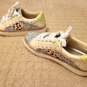 Crown Vintage size 7 glittery fashion sneakers